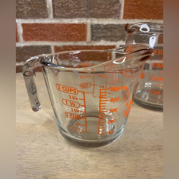 Lot of 2 Vintage Anchor Hocking Measuring‎ Cups 4 Cups & 2 Cups - Picture 2 of 14